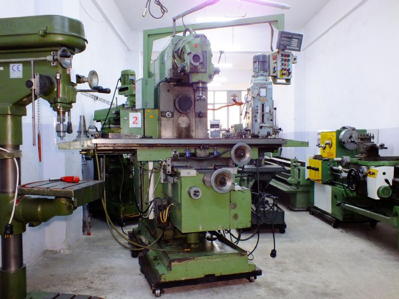 Used Horizontal And Vertical Milling Machine ISO-50