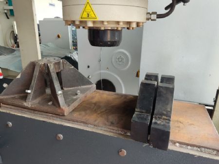 100 TON GEZER KAFA SIFIR AYAR�NDA H�DROL�K AT�LYE PRES�